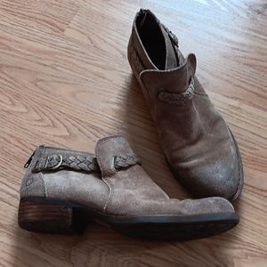 Born Sylvia Ankle Boots In Marmotta Distressed Size 9.5